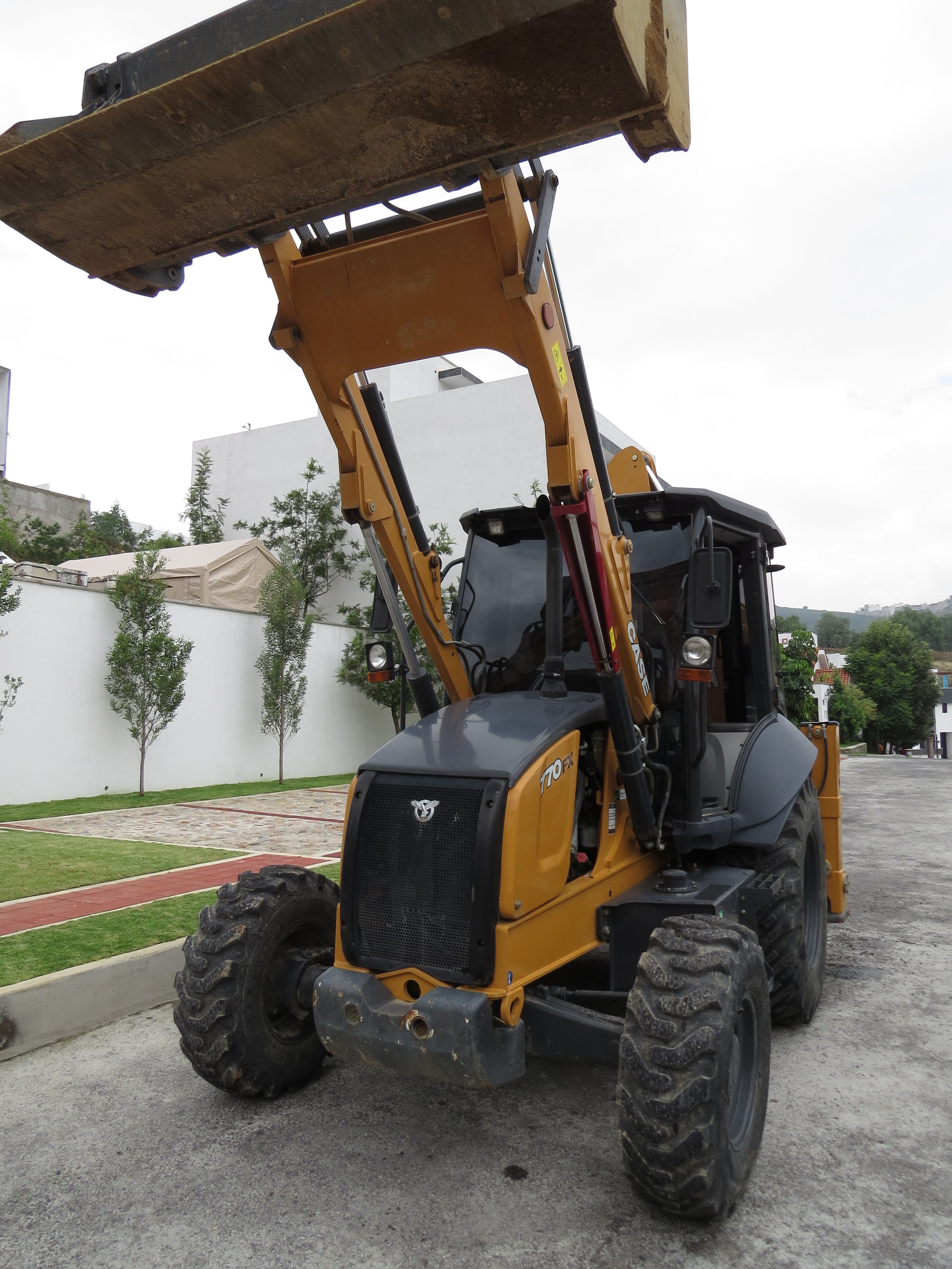 Retroexcavadora CASE 770FX