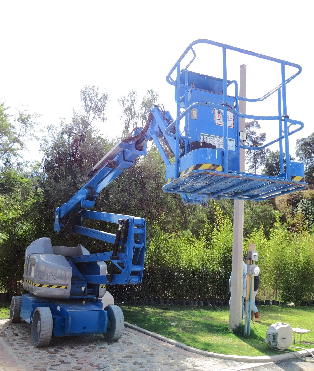 Plataforma Elevadora Articulada GENIE Z40/23N